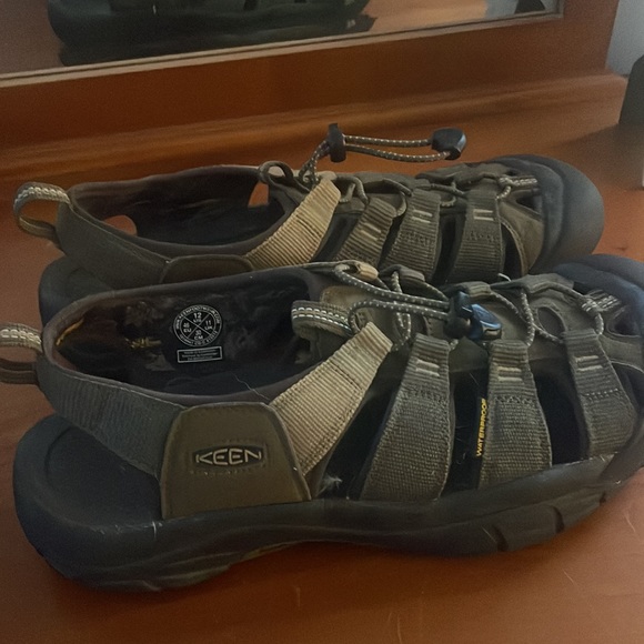 Keen sandals size 12. main image 5